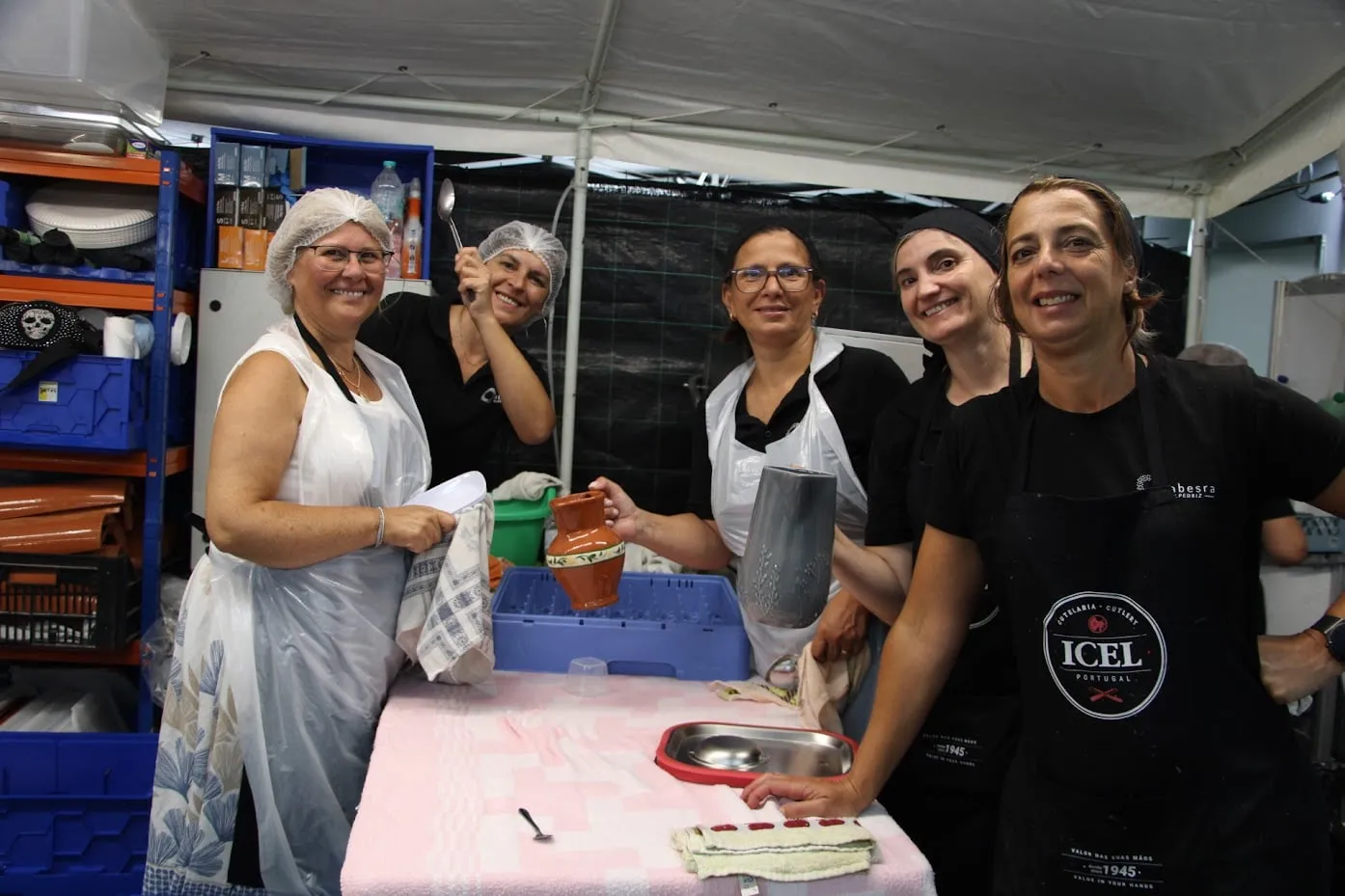 Feira de São Bernardo — equipa na cozinha
