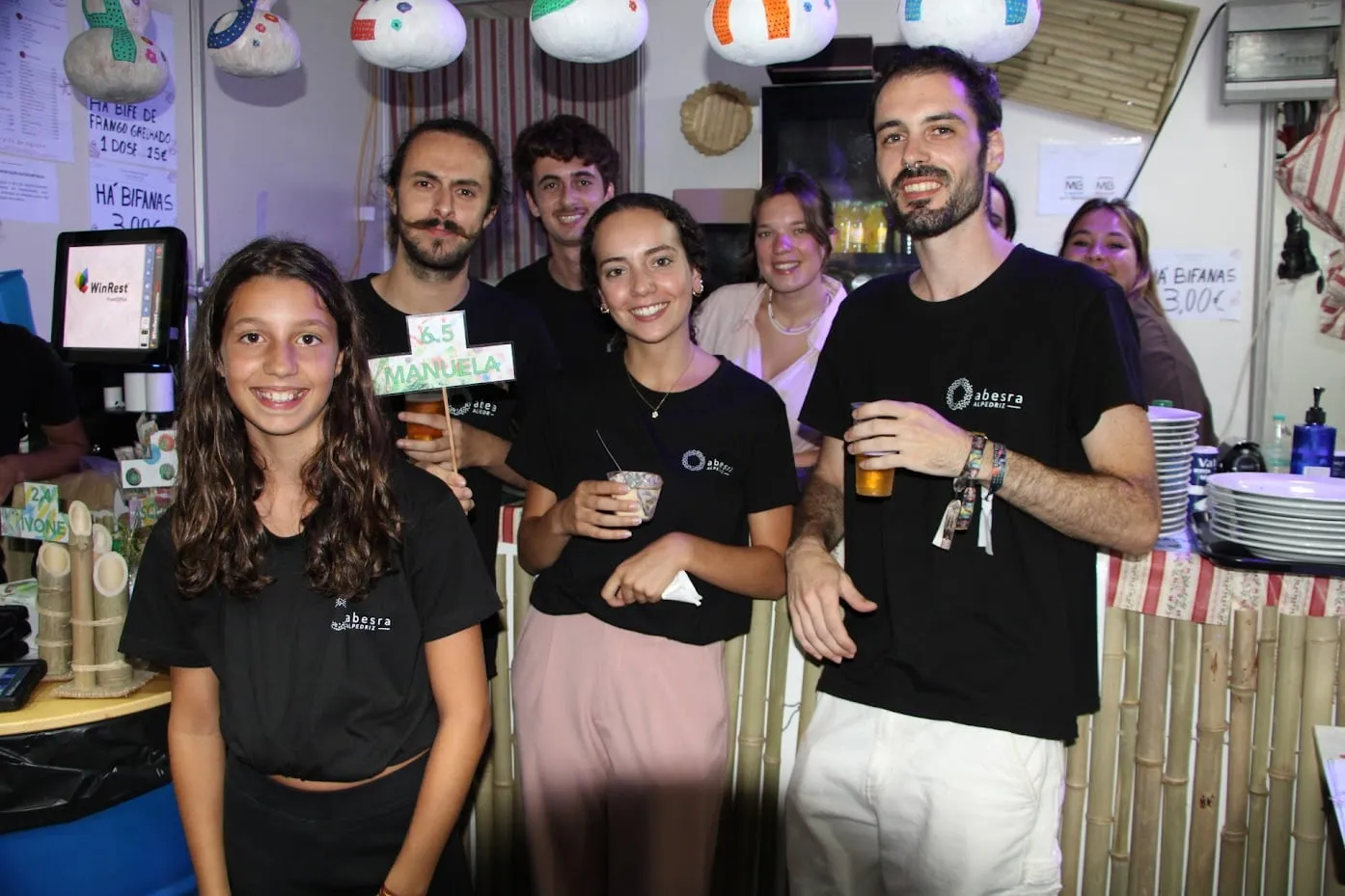 Feira de São Bernardo — equipa no bar